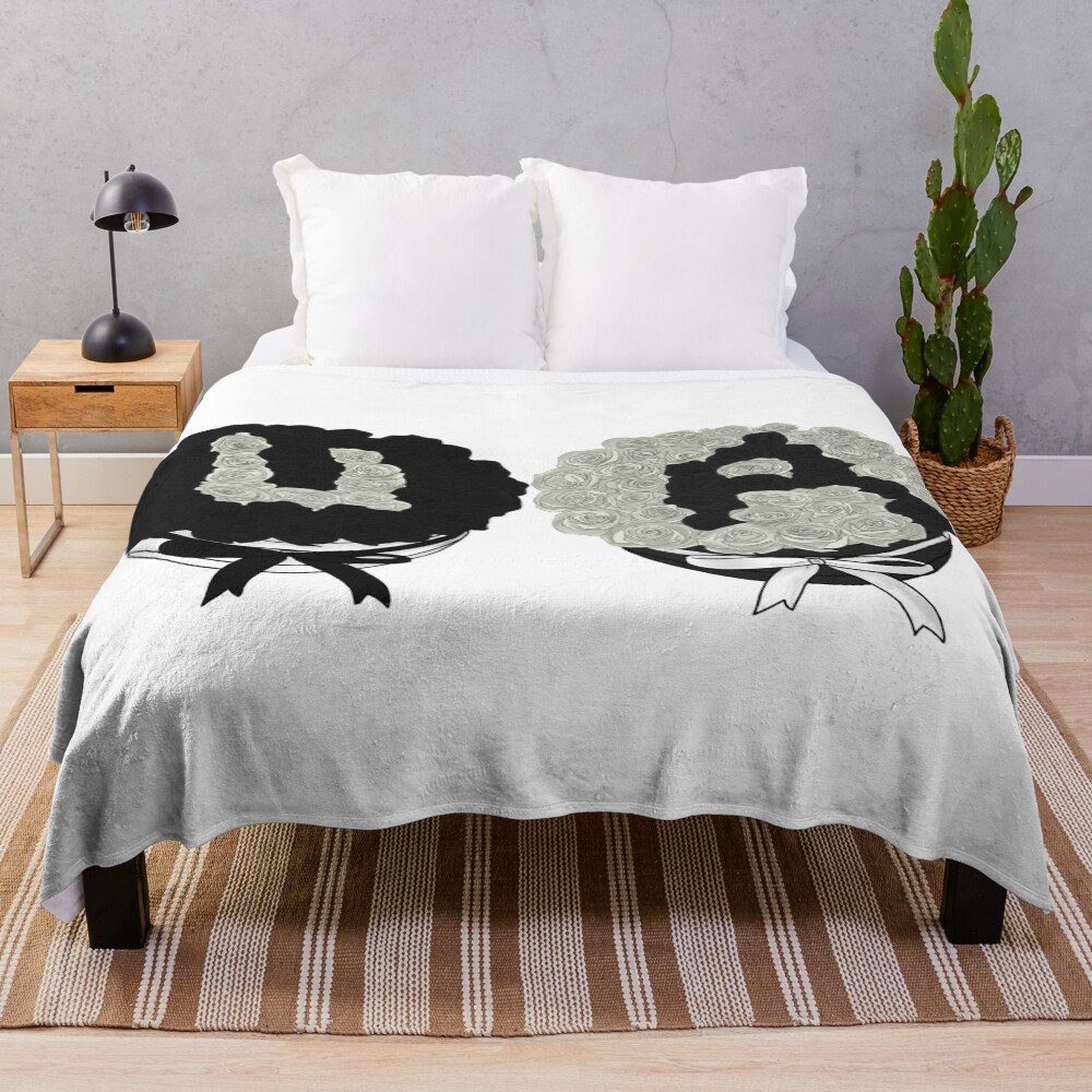 Unus Annus Roses Throw Blanket