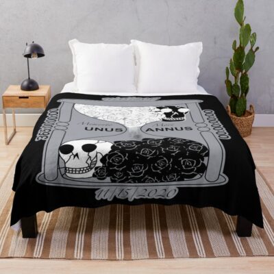 Unus Annus Unus Throw Blanket